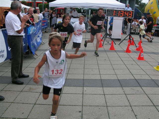 ../Images/BenefizlaufMerseburg2010 (27).jpg